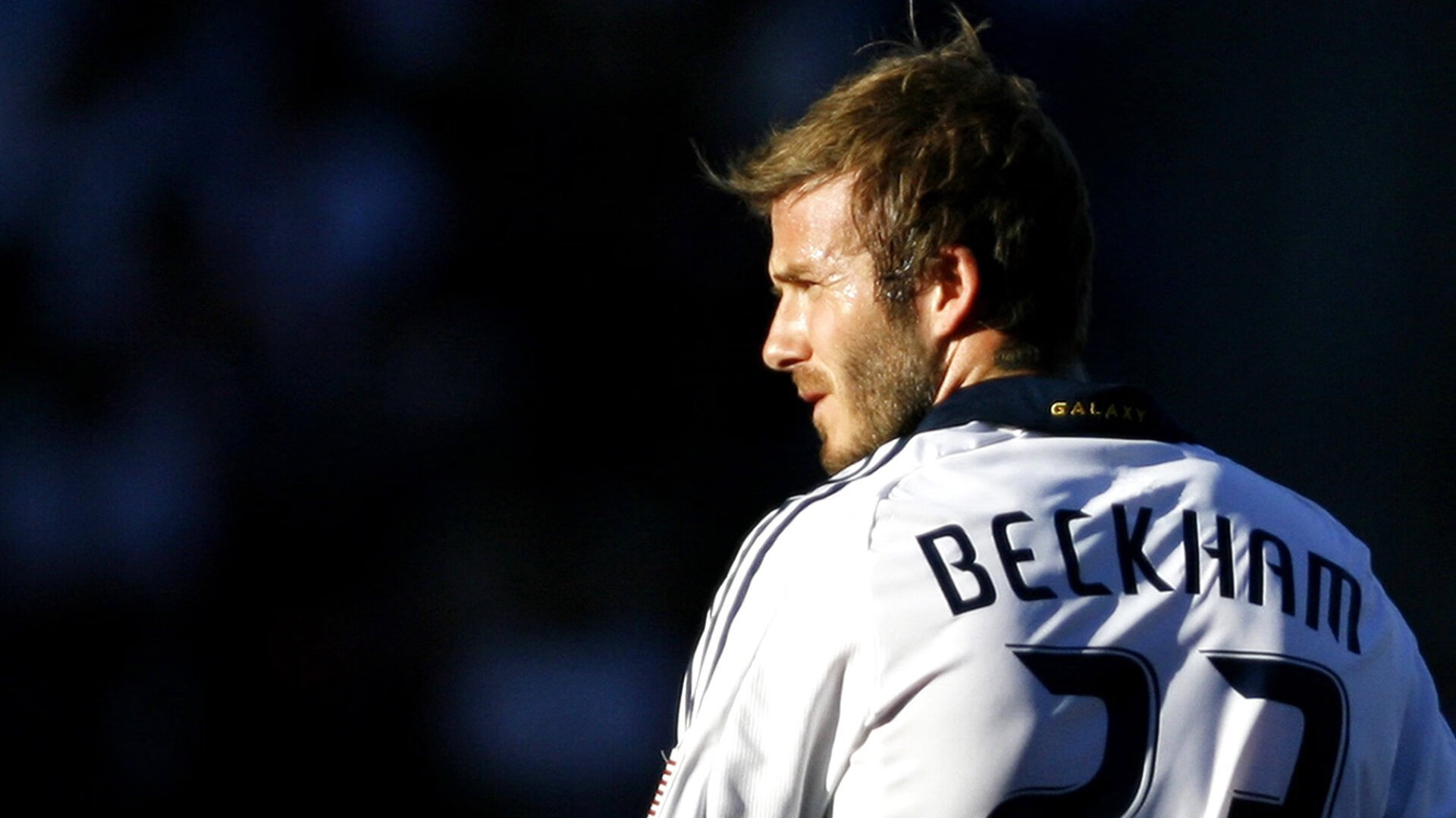 “体育记者百米冲刺抢新闻” 比喻式趣味对抗